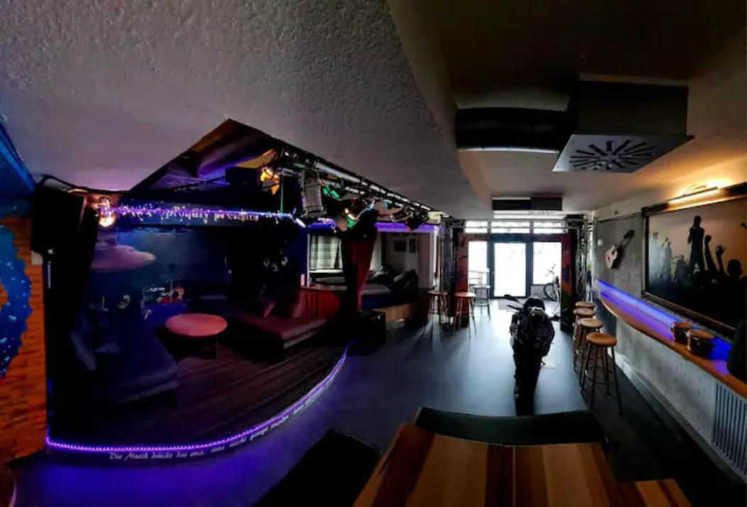 Musikbuehne Flieger - Das Konzept - Loften In Einer Kneipe Tettnang Luaran gambar